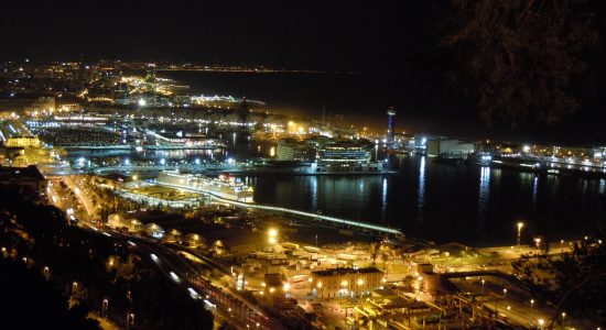 Barcelona, relationship between port and city, in the night, photo © Luisa Bordato