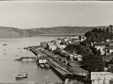 Entre tierra y mar: los palafitos y el puerto de Castro (Isla de Chiloé) en el siglo  XX