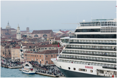 Image_05_Cruiseships in Venice