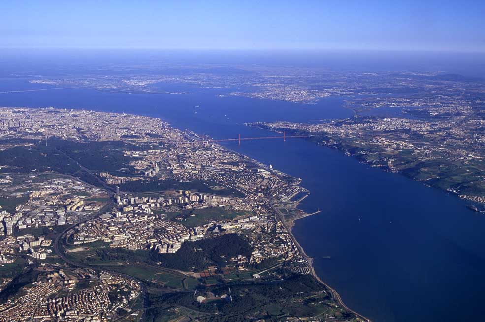 Lisboa: a cidade, o porto e a região em perspetiva