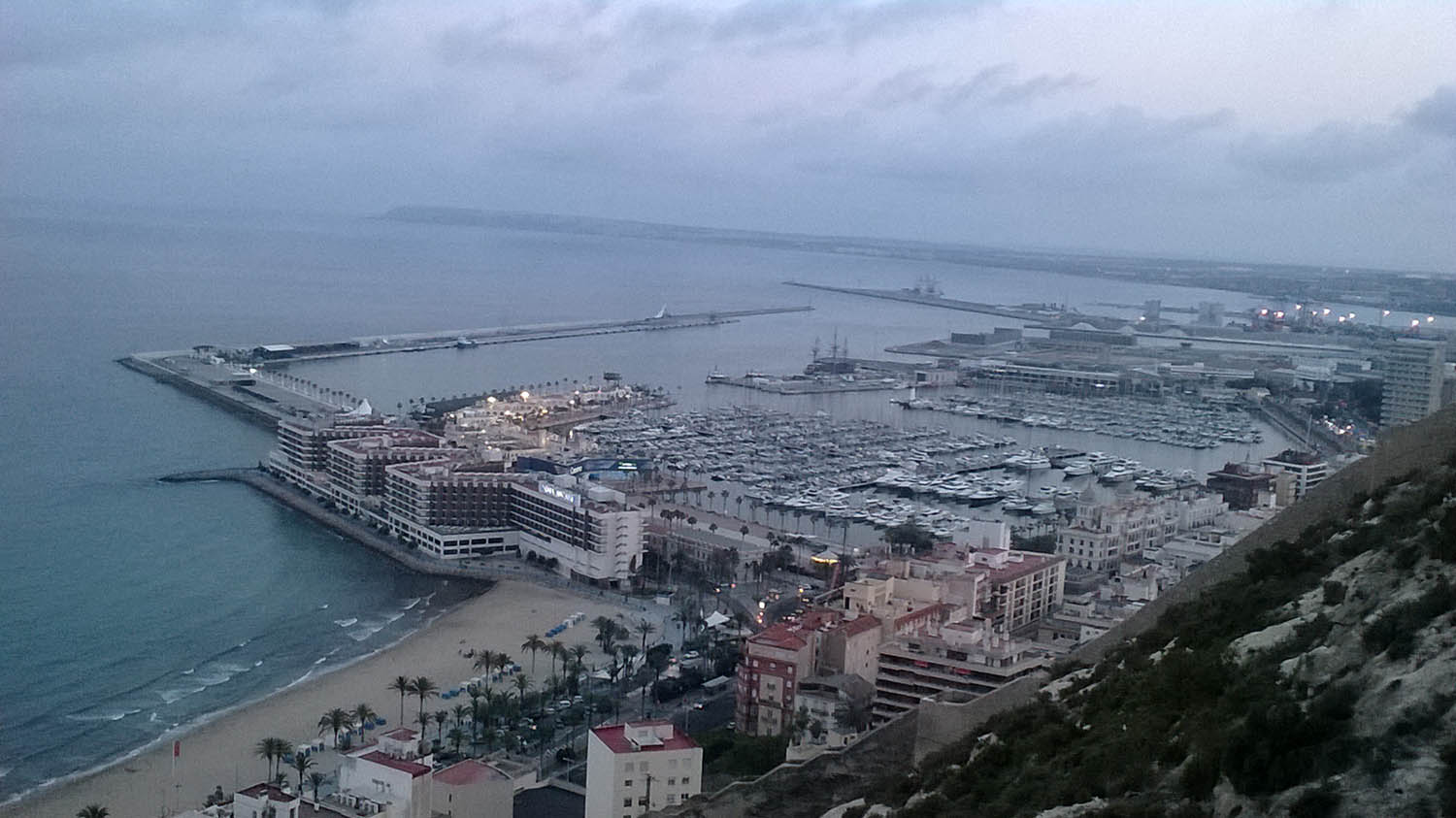 PORTUS-35-Image_01_Alicante vista puerto-