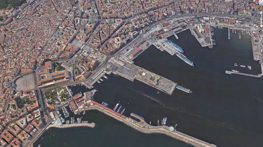 Memoria del passato e rinnovamento nella città-porto di Napoli