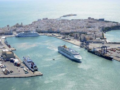 Cádiz en el espejo de su Puerto