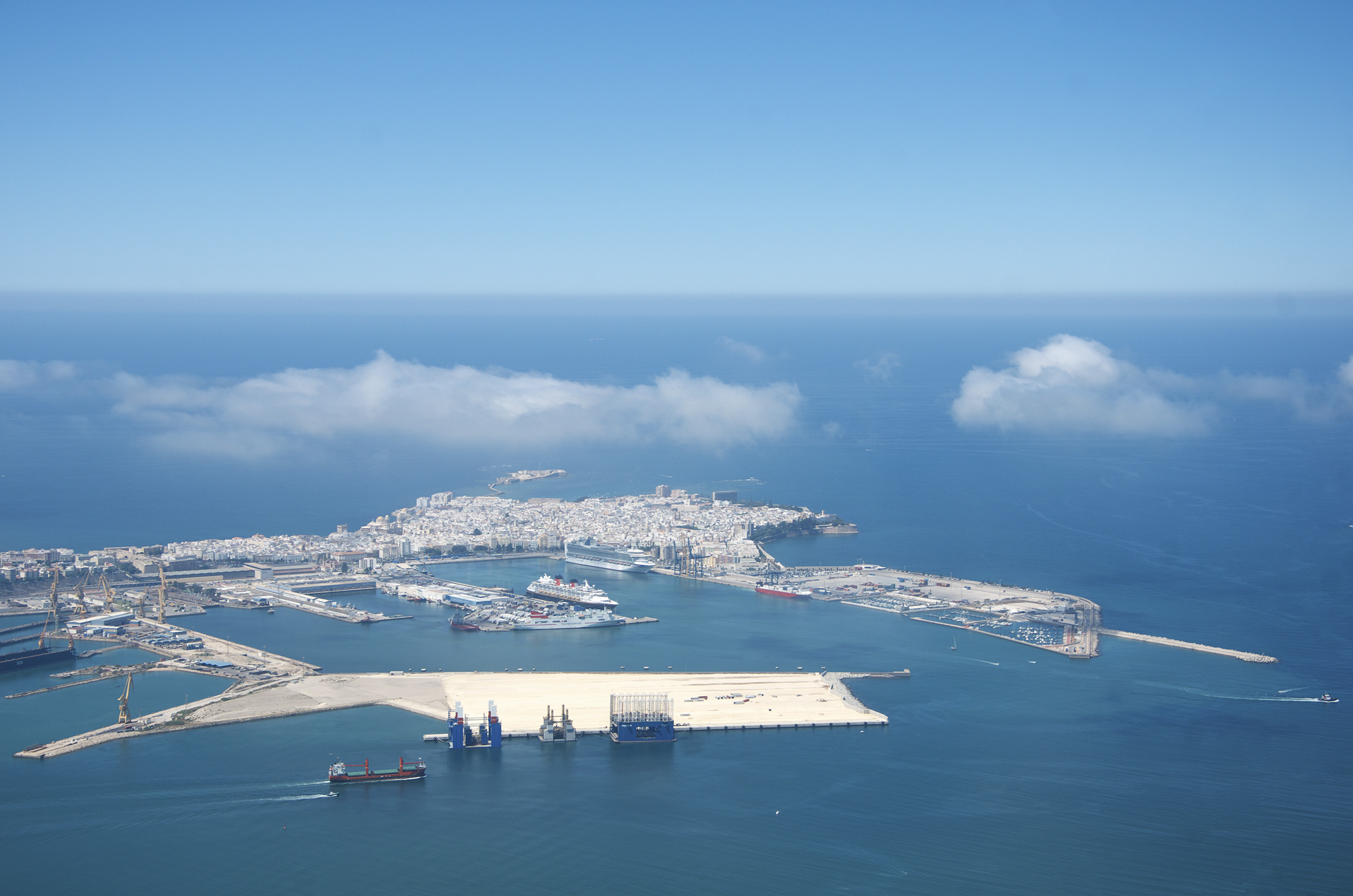 Cádiz y las dársenas de la Bahía