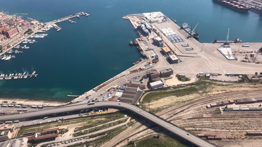 How to redesign a port-city’s landscape and relations: the regeneration of the urban waterfront in the port-city of Taranto