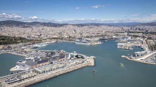 The 37th America's Cup in Barcelona. Opinions from Institutional Representatives and Experts on the Implications for the City and the Port