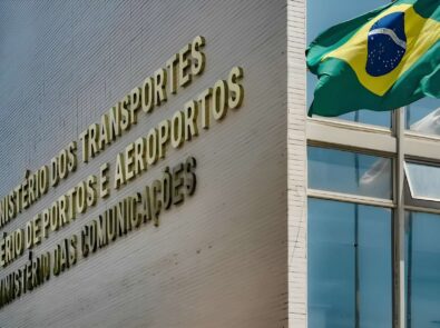 The Port of Santos in the View of the Ministry of Ports and Airports of Brazil </br><small><i>Interview with Sílvio COSTA FILHO</small></i>