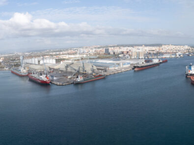 Towards a Resilient, Smart and Metropolitan Port